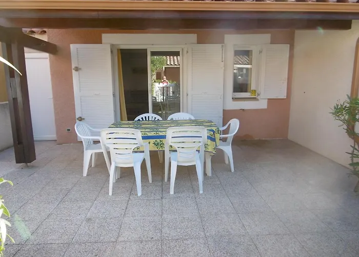 Holidayland Baie Des Oliviers 36m2 1chambre Fermee 6 Couchages Ou 41m2 2chambres Fermees 7 Couchages 홀리데이파크 나르본플라제